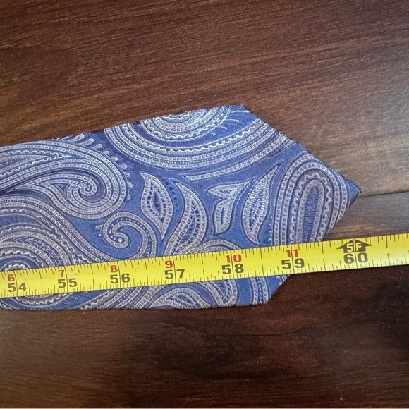 Michael Kors Blue and White Tie with Paisley Pattern - Picture 10 of 10